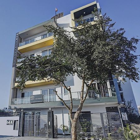 Super Townhouse Tipsyy Near Bestech Central Square Mall Gurgaon Exterior photo