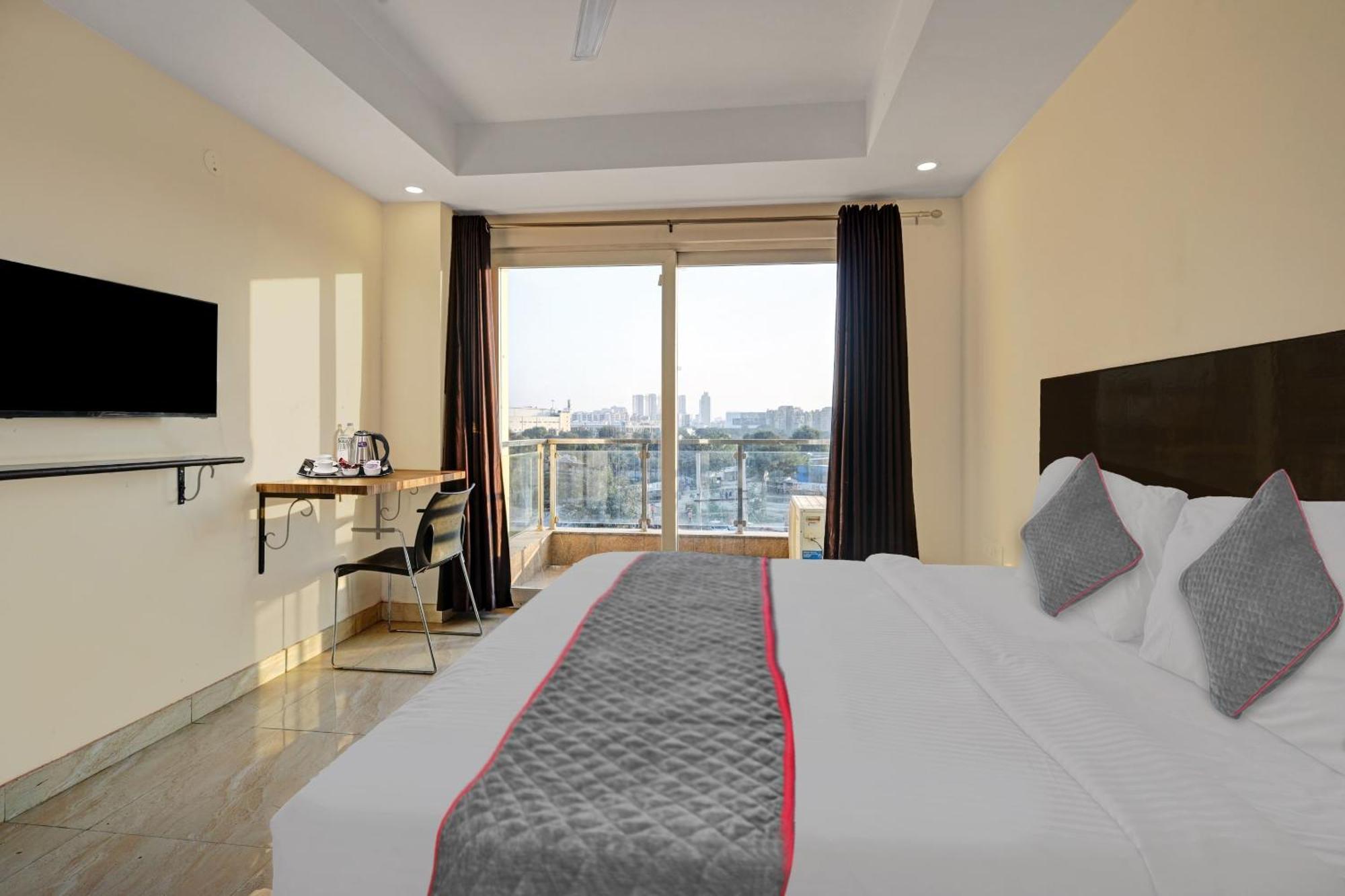 Super Townhouse Tipsyy Near Bestech Central Square Mall Gurgaon Exterior photo