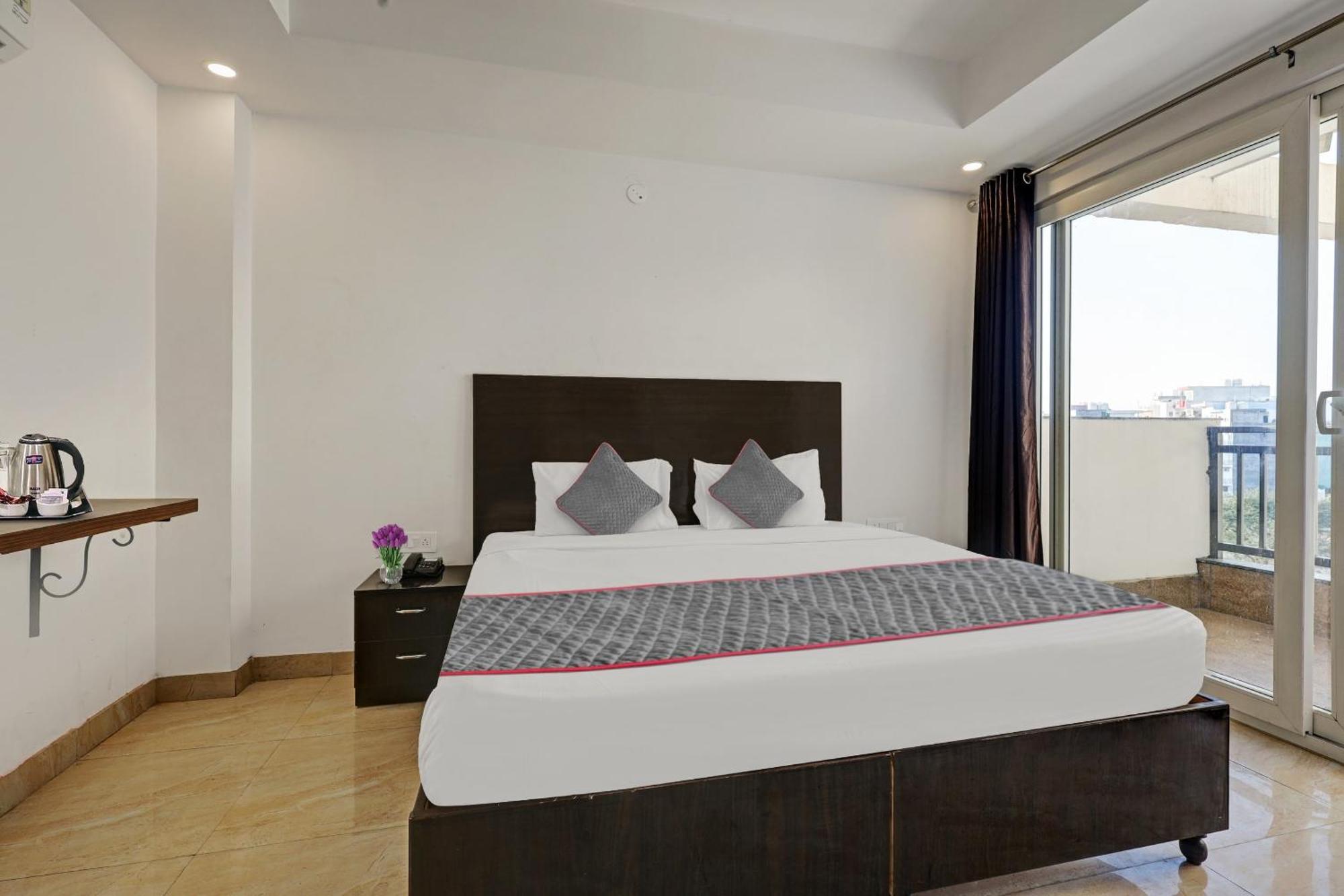 Super Townhouse Tipsyy Near Bestech Central Square Mall Gurgaon Exterior photo
